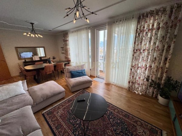 Tirane, shitet apartament 3+1+Aneks+Ballkon Kati 8, 152 m² 256.000 € (5 Maji)