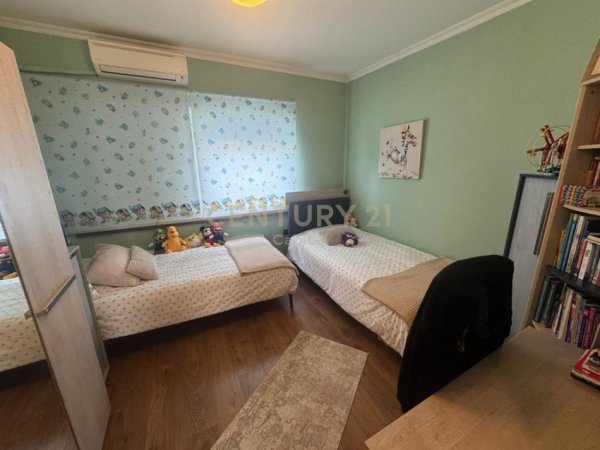 Tirane, shitet apartament 3+1+Aneks+Ballkon Kati 8, 152 m² 256.000 € (5 Maji)