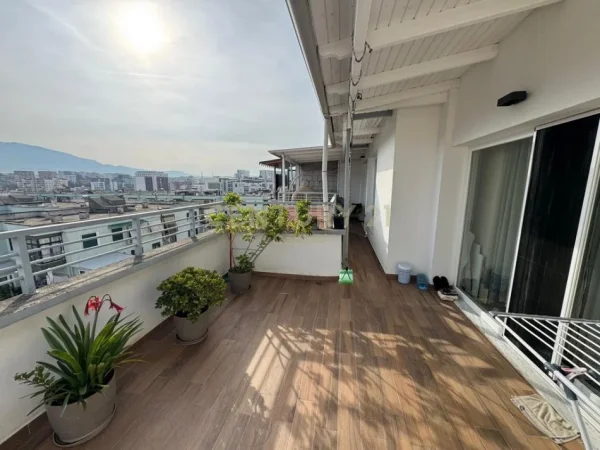 Tirane, shitet apartament 3+1+Aneks+Ballkon Kati 8, 152 m² 256.000 € (5 Maji)