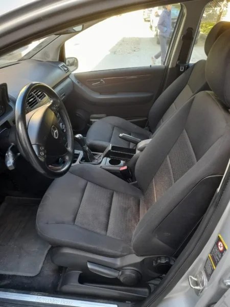 Vlore, shes makine Mercedes Benz A170 Benzin+Gaz, gri metalizato manuale Kondicioner 140 km 2.500 €