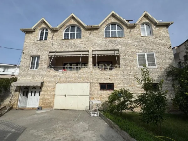 Tirane, shitet Vile 3 Katshe Kati 3, 357 m² 530.000 € (Babrru)