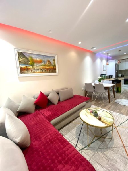 Tirane, jepet me qera apartament 2+1 Kati 3, 100 m² 600 € (Mangalem)