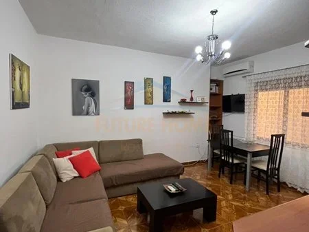 Tirane, shitet apartament 1+1+Ballkon Kati 1, 95.000 € 