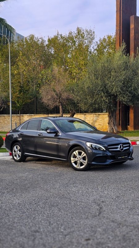 Tirane, shes makine C Class Nafte, gri metalizato automatik Klima 125.000 km 14.900 €