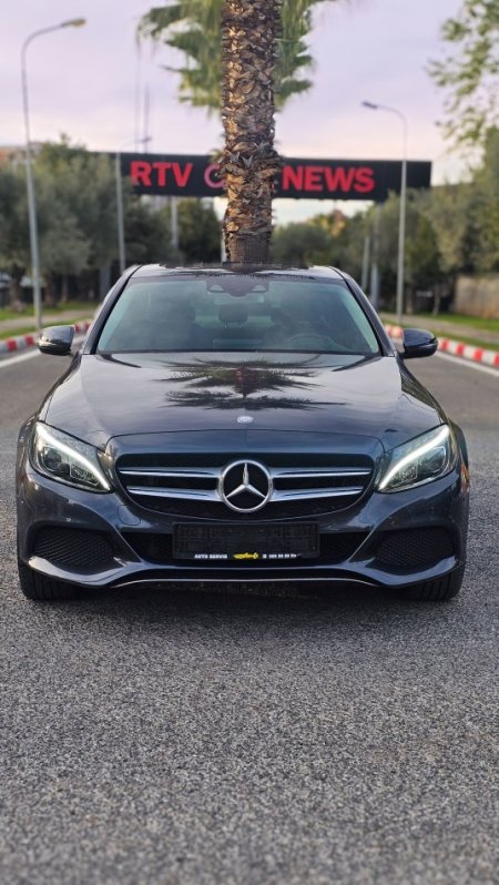 Tirane, shes makine C Class Nafte, gri metalizato automatik Klima 125.000 km 14.900 €