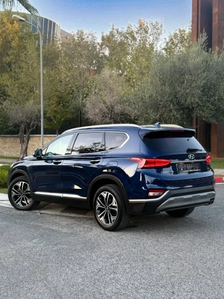 Tirane, shes makine Hyundai Santa Fe Nafte, blu e errët automatik Klima 174.000 km 17.900 €