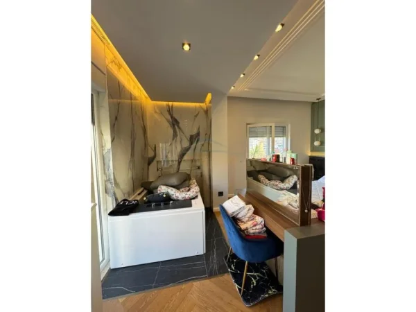 Tirane, shitet apartament 2+1+Ballkon Kati 5, 123 m² 370.000 € (Liqeni i Thate)