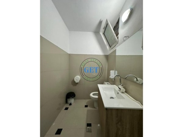 Durres, jepet me qera ambjent biznesi Kati 0, 120 m² 700 € (Tregu i Vogel)