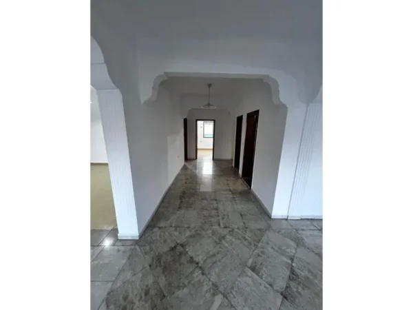 Tirane, shitet Kati 2, 150 m² 205.000 € (SELITE)