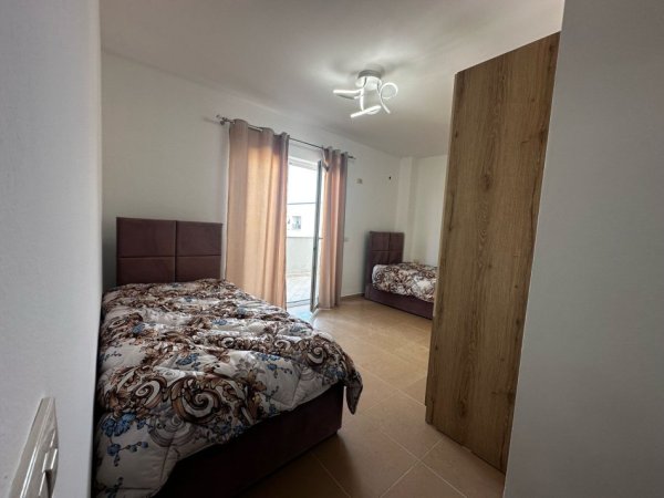 Tirane, shitet apartament 2+1+Ballkon Kati 6, 81 m² 189.000 € (Kompleksi . Kolombo)