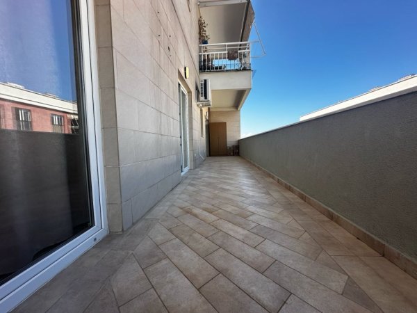 Tirane, shitet apartament 2+1+Ballkon Kati 6, 81 m² 189.000 € (Kompleksi . Kolombo)