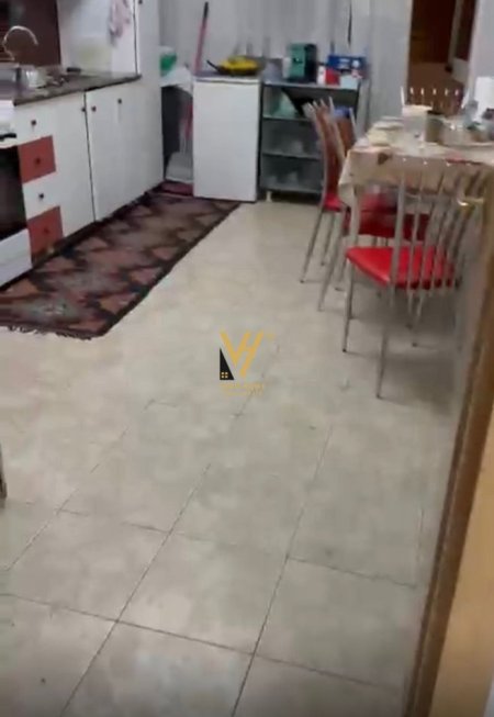Tirane, jepet me qera apartament 2+1+Ballkon Kati 4, 81 m² 600 € (RRUGA E ELBASANIT)