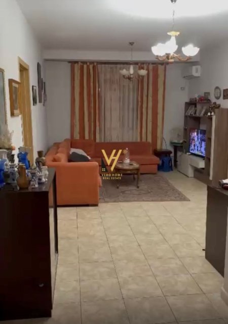 Tirane, jepet me qera apartament 2+1+Ballkon Kati 4, 81 m² 600 € (RRUGA E ELBASANIT)