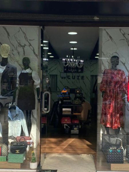 Tirane, shitet dyqan Kati 0, 40 m² 30.000 € (vasil shanto)