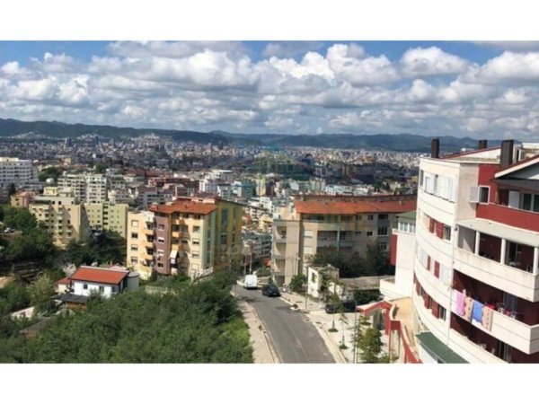 Tirane, shitet apartament Kati 3, 95 m² 120.000 € (RRUGA E THESARIT FRESK)