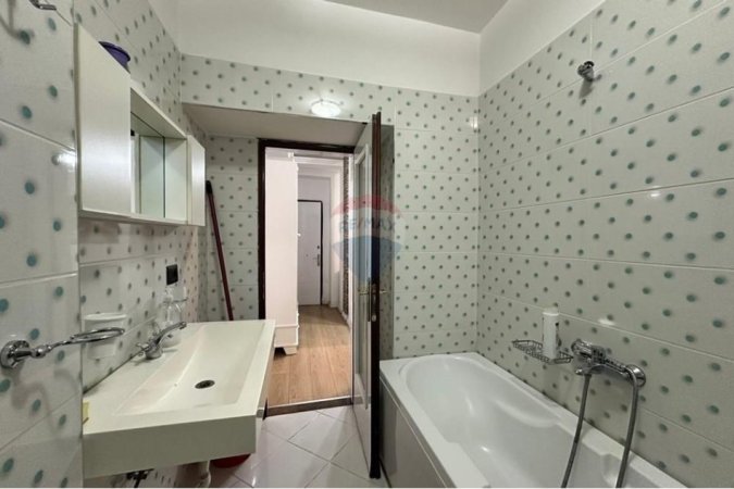 Tirane, jepet me qera apartament 1+1 , 60 m² 650 € (Blloku, Kinema Agimi)