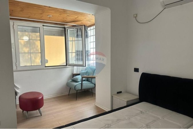 Tirane, jepet me qera apartament 1+1 , 60 m² 650 € (Blloku, Kinema Agimi)