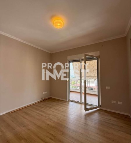 Tirane, shitet apartament 1+1+Ballkon Kati 6, 70 m² 145.000 € (Xhamllik)
