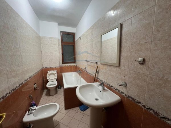 Tirane, shitet Kati 7, 64 m² 186.000 € (ISH EKSPOZITA)