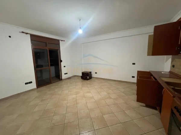 Tirane, shitet Kati 7, 64 m² 186.000 € (ISH EKSPOZITA)