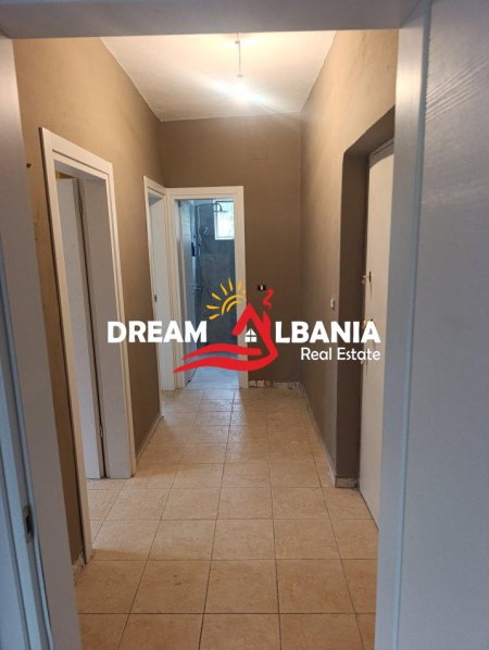 Tirane, jepet me qera ambjent biznesi , 90 m² 800 € (Rruga e Kavajes)