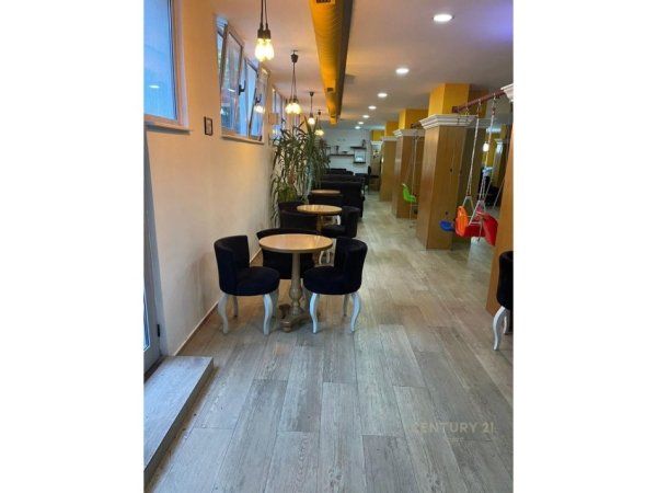 Tirane, shitet ambjent biznesi Kati 0, 221 m² 275.000 € (pazari i ri)