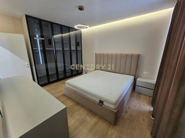 Tirane, jepet me qera apartament 1+1 Kati 2, 74 m² 650 € (ish Stacioni i Trenit)