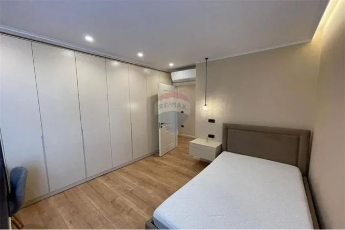 Tirane, jepet me qera apartament 2+1 , 108 m² 1.100 € (Perballe Toptani Center Rruga George Bush, Tiranë)