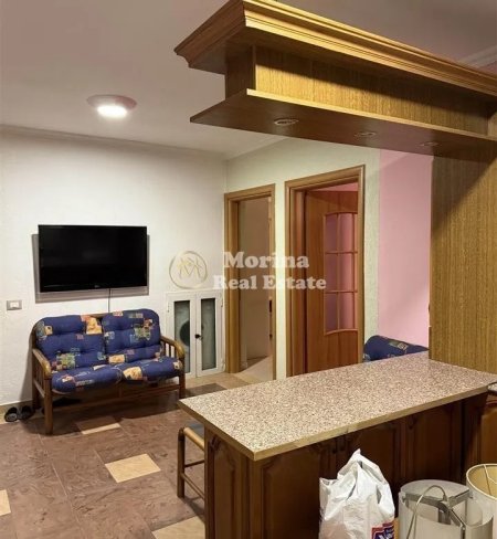 Tirane, jepet me qera apartament 3+1 Kati 4, 100 m² 700 € (Xhamlliku)