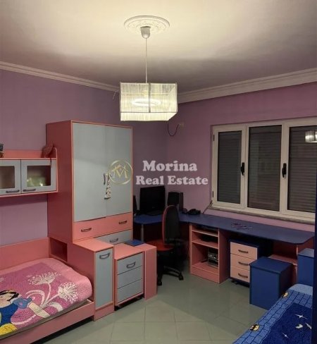 Tirane, jepet me qera apartament 3+1 Kati 4, 100 m² 700 € (Xhamlliku)