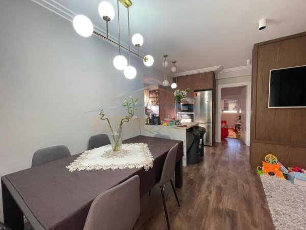 Tirane, shitet apartament Kati 4, 109 m² 240.000 € (21 DHJETORI)