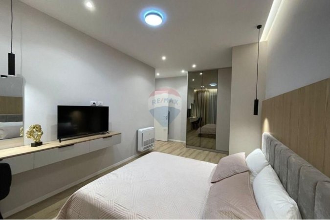Tirane, jepet me qera apartament 2+1 , 125 m² 1.500 € (Rruga Liqeni i Thatë, Tiranë)