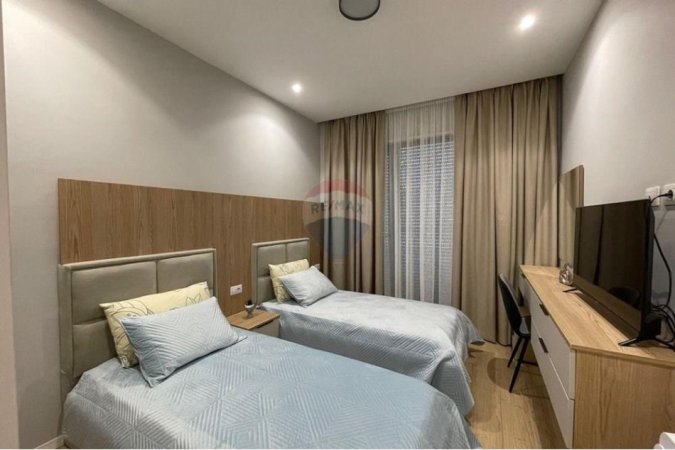 Tirane, jepet me qera apartament 2+1 , 125 m² 1.500 € (Rruga Liqeni i Thatë, Tiranë)