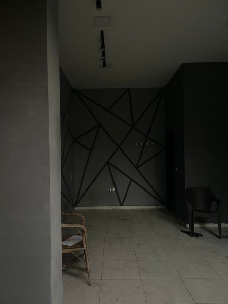 Jepet me Qera Ambjent Biznesi Vije e dyte, Rruga Myslym Shyri,  Kati 0, 18 m² 500 €URO