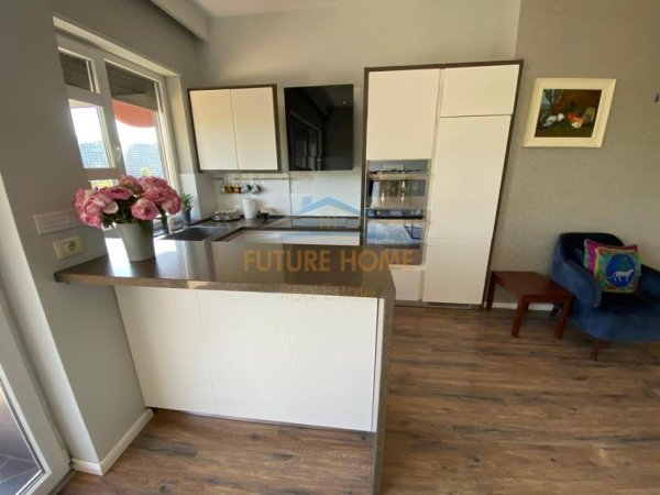 Tirane, shitet apartament Kati 3, 144 m² 900.000 € (PARKU I LIQENIT ARTIFICIAL)