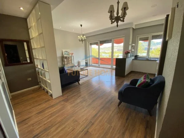 Tirane, shitet apartament Kati 3, 144 m² 900.000 € (PARKU I LIQENIT ARTIFICIAL)