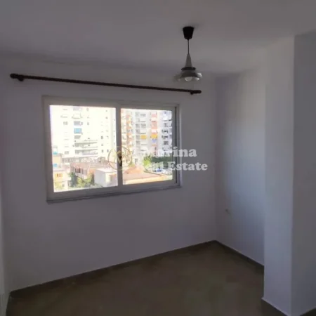 Tirane, jepet me qera apartament 2+1+Ballkon Kati 4, 96 m² 450 € (Rruga Besim Alla, Yzberisht)