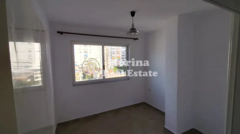 Tirane, jepet me qera apartament 2+1+Ballkon Kati 4, 96 m² 450 € (Rruga Besim Alla, Yzberisht)