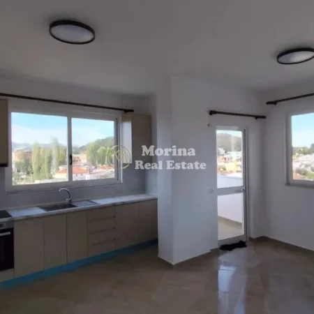 Tirane, jepet me qera apartament 2+1+Ballkon Kati 4, 96 m² 450 € (Rruga Besim Alla, Yzberisht)