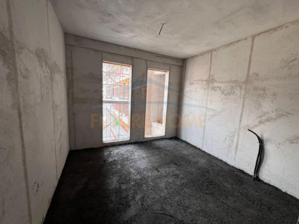 Tirane, shitet apartament Kati 5, 87 m² 105.000 € (UNIVERS CITY)