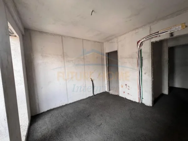Tirane, shitet apartament Kati 5, 87 m² 105.000 € (UNIVERS CITY)