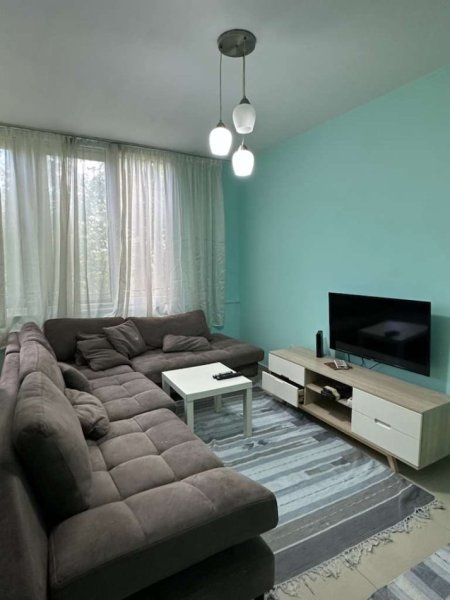 Tirane, jepet me qera apartament 2+1+Ballkon Kati 3, 75 m² 600 € (pazari i ri)