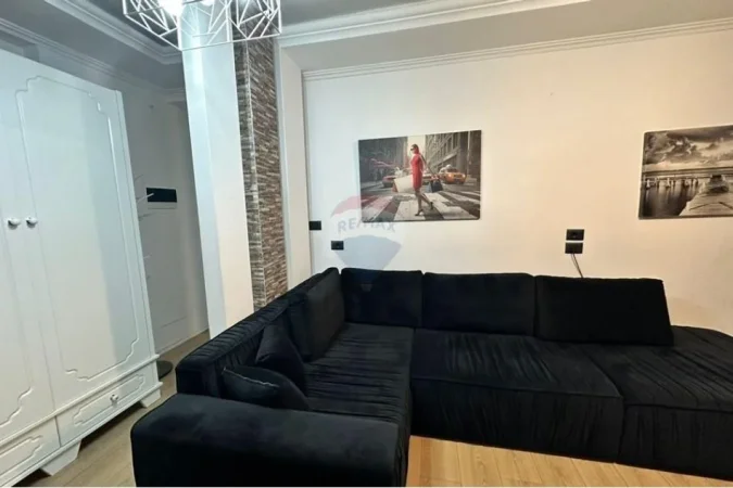 Tirane, jepet me qera apartament 1+1 , 60 m² 650 € (Blloku, Tiranë)