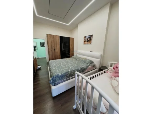 Tirane, shitet Kati 5, 90 m² 155.000 € (FRESK)