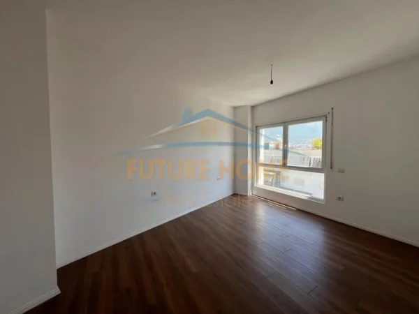 Tirane, shitet apartament Kati 10, 109 m² 275.000 € (RRUGA E BARRIKADAVE)
