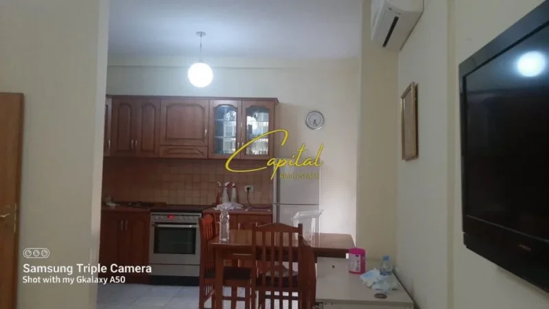 Tirane, jepet me qera apartament 2+1 Kati 2, 100 m² 450 € (5 MAJI)