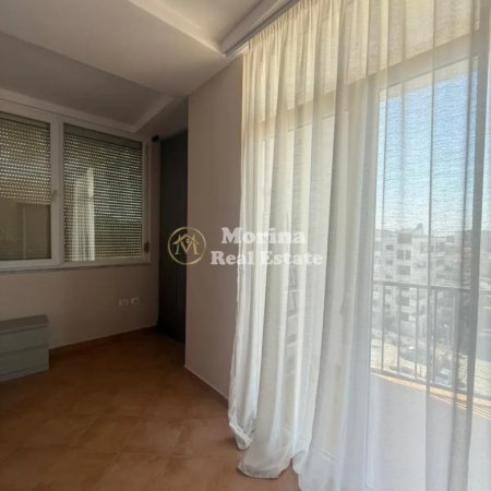 Tirane, jepet me qera apartament 2+1+Ballkon Kati 7, 600 m² 600 € (Jordan Misja)
