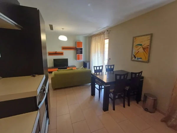 APARTAMENT 2+1 ME QIRA   600 € (ISH EKSPOZITA)