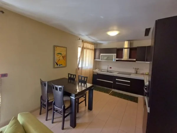 APARTAMENT 2+1 ME QIRA   600 € (ISH EKSPOZITA)