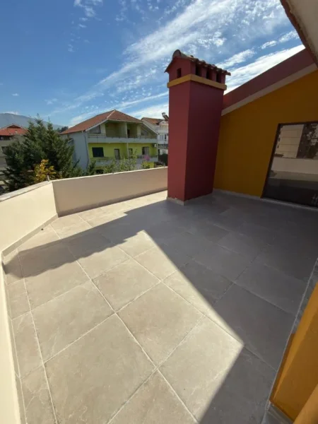 Tirane, jepet me qera Vile 3 Katshe Kati 3, 170 m² 1.800 €